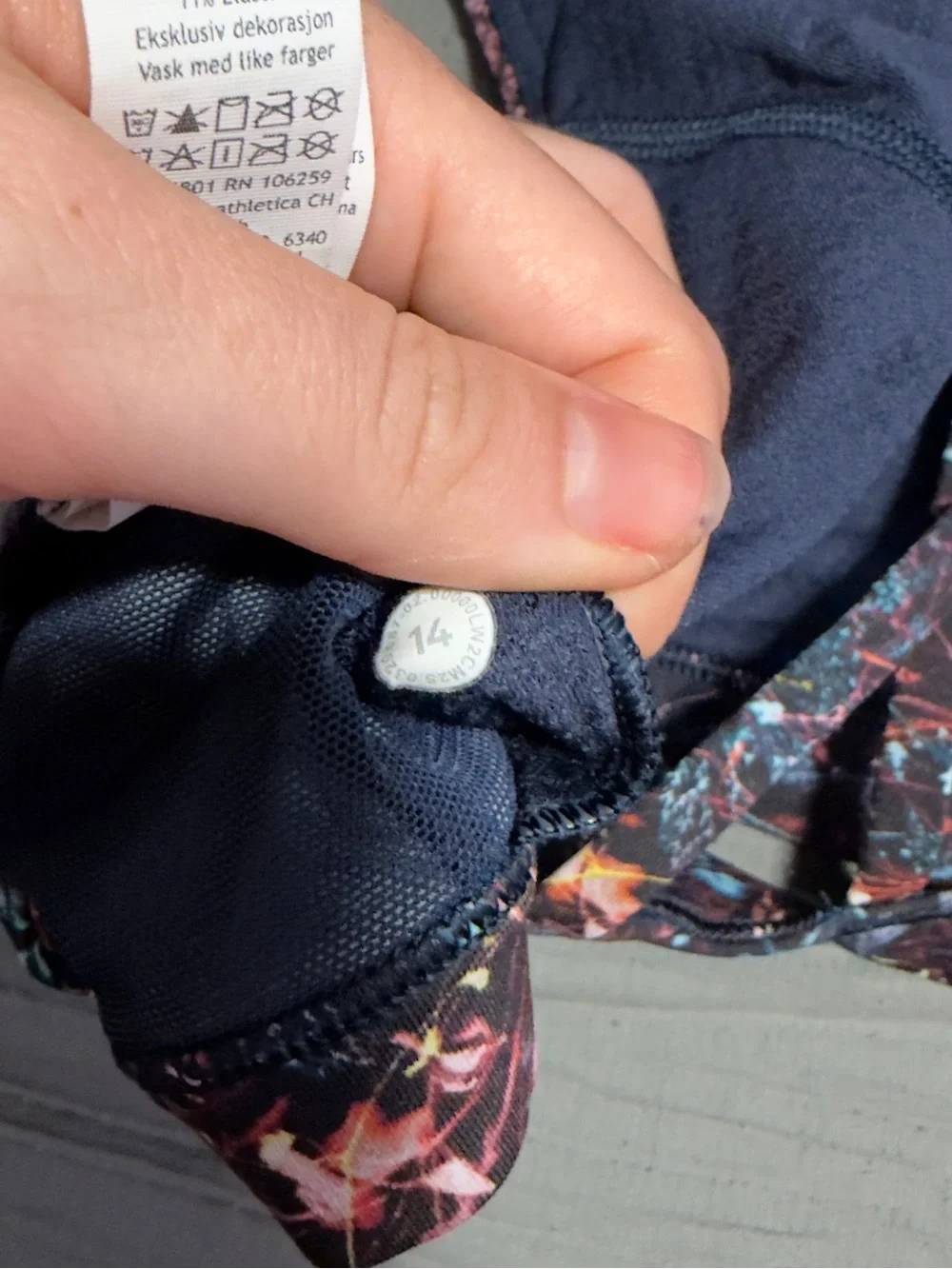 Women's Multicolor Strappy Sports Bra - Brand Not Shown